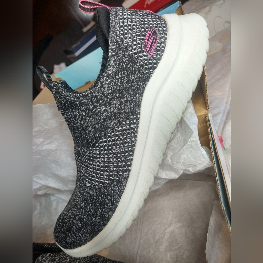 SIZE 7.5: Sketchers Memory Foam: Super Light Weight Fabric Sneaker COMFYYYYY - Picture 5 of 7